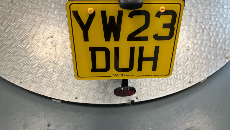 Royal Enfield Hntr 350 Rebel Red (23MY)